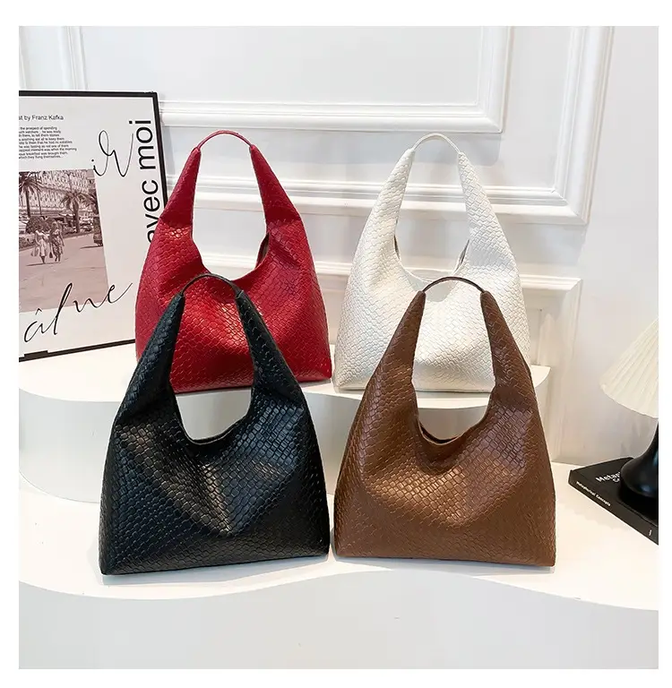 Red Knitted Shoulder Bag for Women 2025 — feature 27