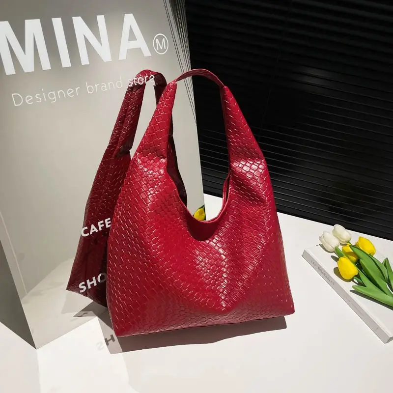 Red Knitted Shoulder Bag for Women 2025 - Image 4