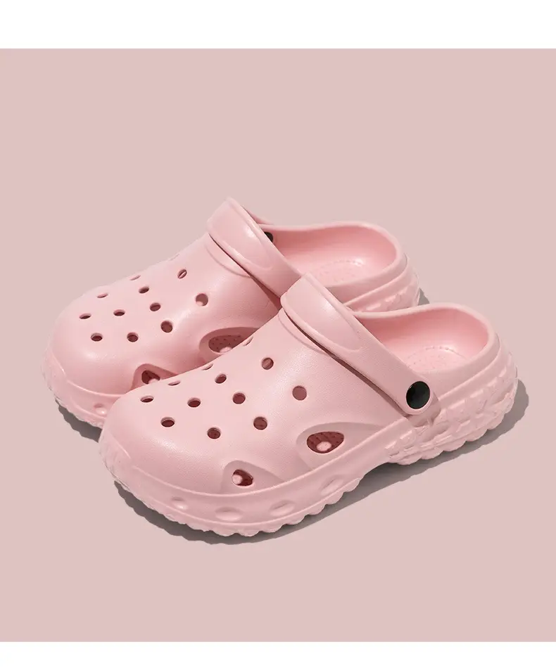 Black Croc Sandals for Men Women Summer 2025 — feature 3