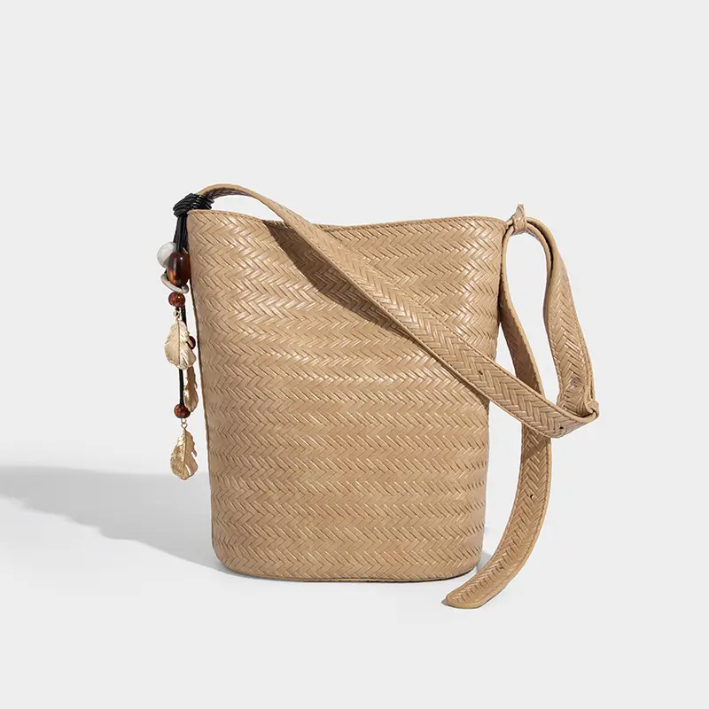 2025 New Summer Retro Woven Handbag Tan One Shoulder