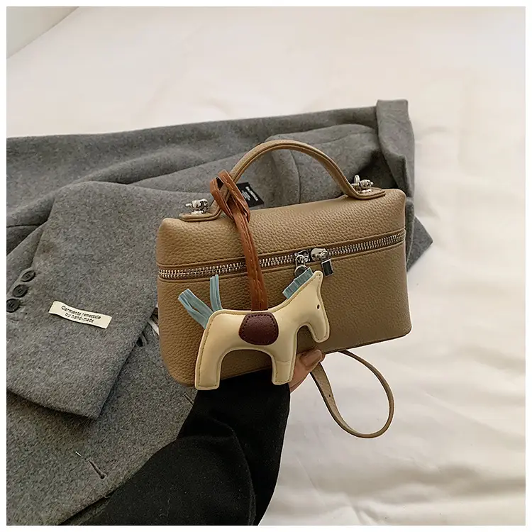Women's Elephant Design Shoulder Bag Tan 2025 - Image 3