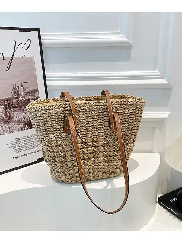 Women Straw Beach Bag Large Capacity Leather Handle - Image 4