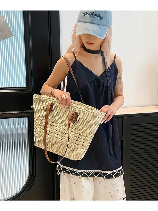Women Straw Beach Bag Large Capacity Leather Handle - Image 5