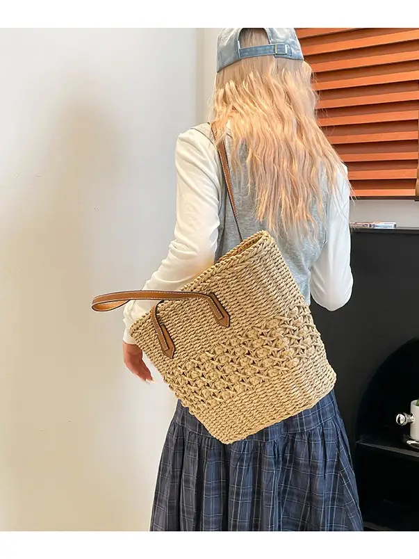 Women Straw Beach Bag Large Capacity Leather Handle - Image 6