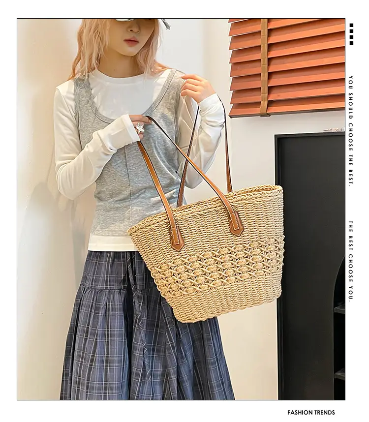 Women Straw Beach Bag Large Capacity Leather Handle — feature 1