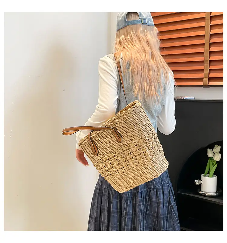 Women Straw Beach Bag Large Capacity Leather Handle — feature 13