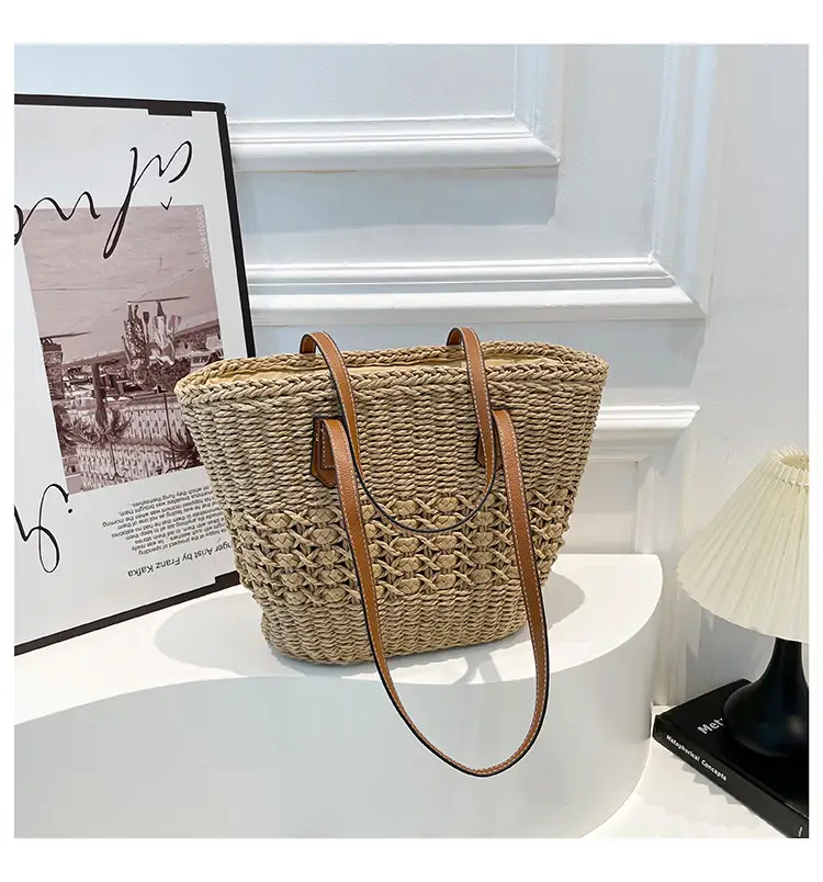 Women Straw Beach Bag Large Capacity Leather Handle - Image 2