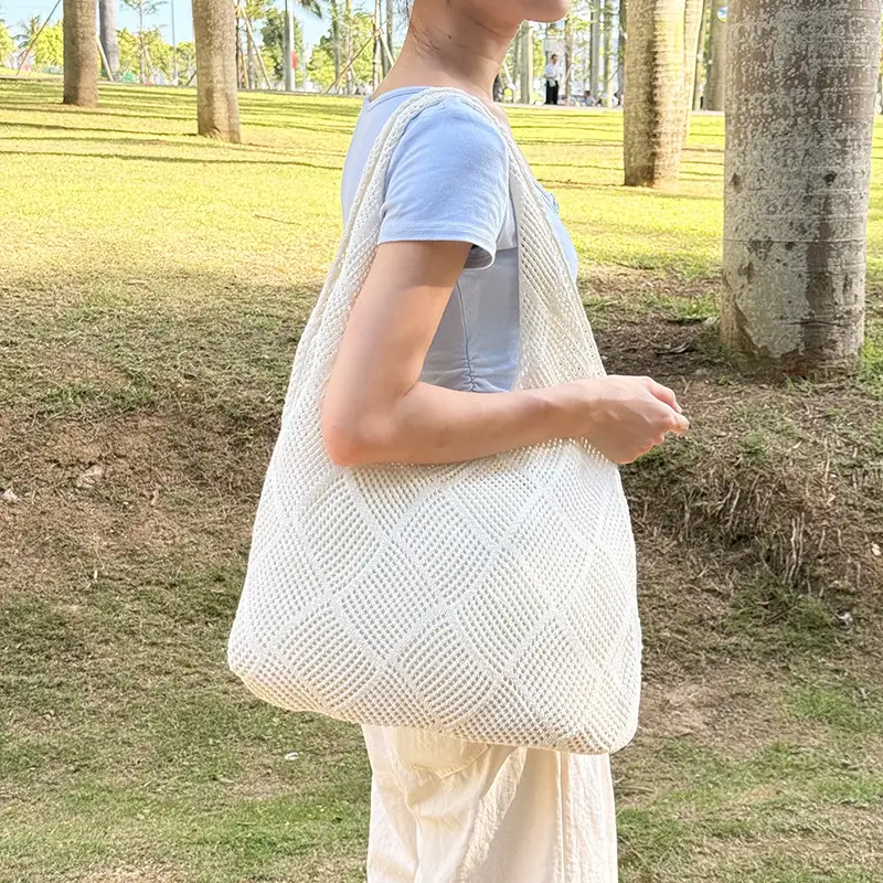 New Rhombus Knitted Beach Bag Large Capacity Straw Woven - Image 9