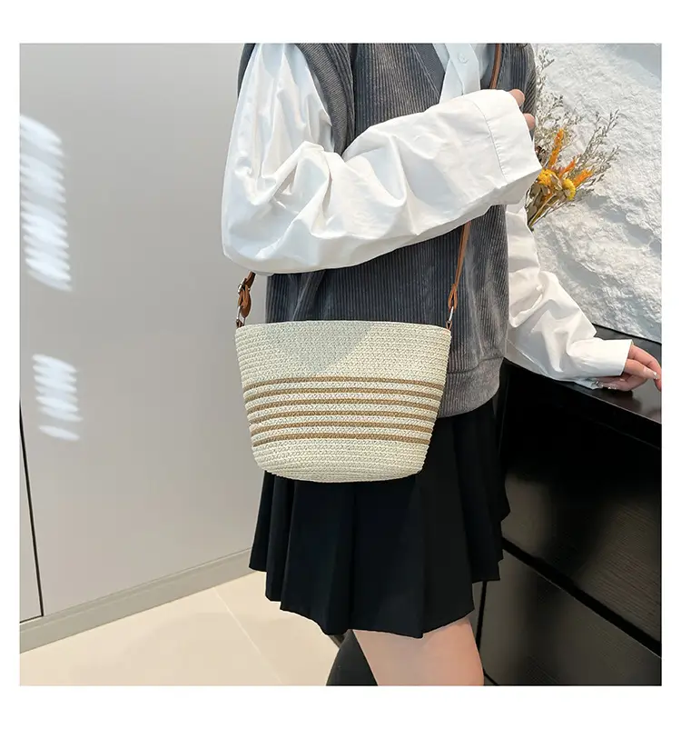 Women Straw Woven Bucket Bag Large Capacity One Shoulder — feature 11