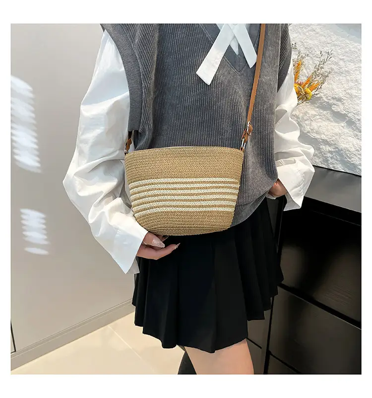 Women Straw Woven Bucket Bag Large Capacity One Shoulder — feature 13
