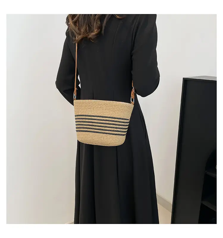 Women Straw Woven Bucket Bag Large Capacity One Shoulder — feature 14