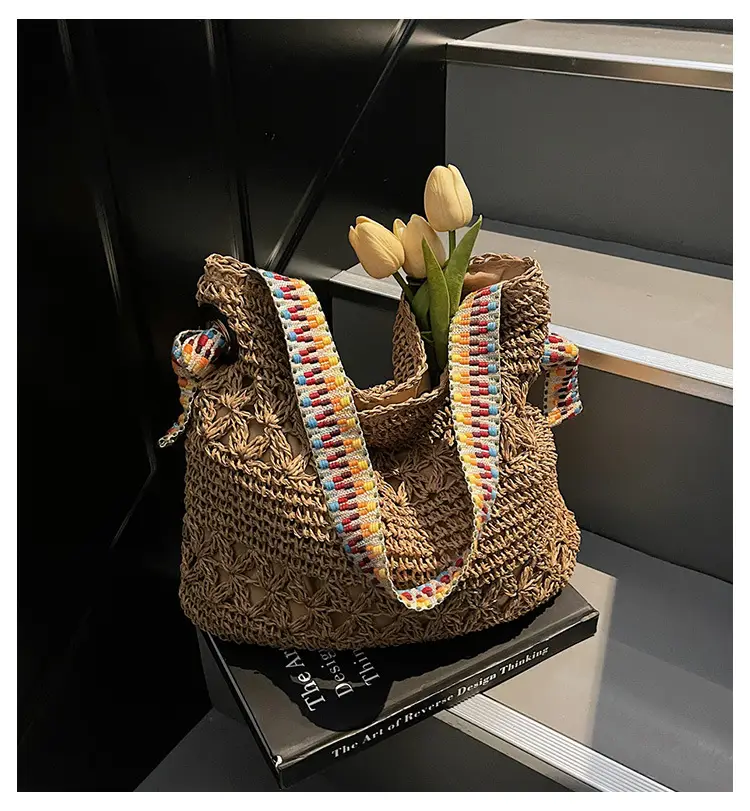Vintage Beach Woven Straw Bag Large Capacity Shoulder Bag — feature 1