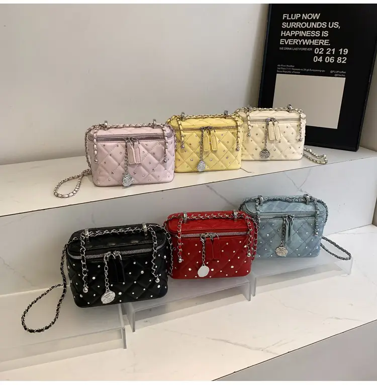 Chanel-Style Quilted Chain Shoulder Bag for Women 2026 — feature 1