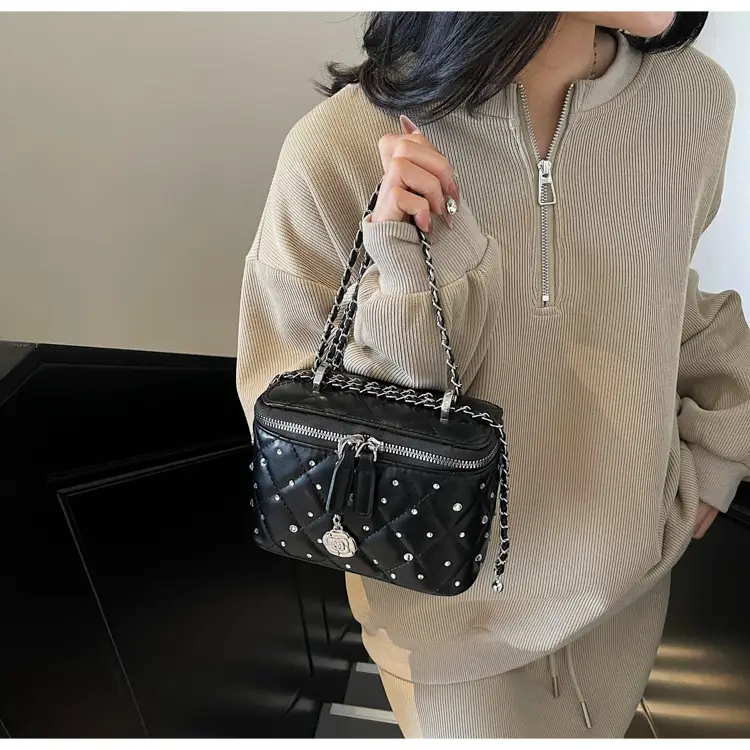 Chanel-Style Quilted Chain Shoulder Bag for Women 2026 — feature 10