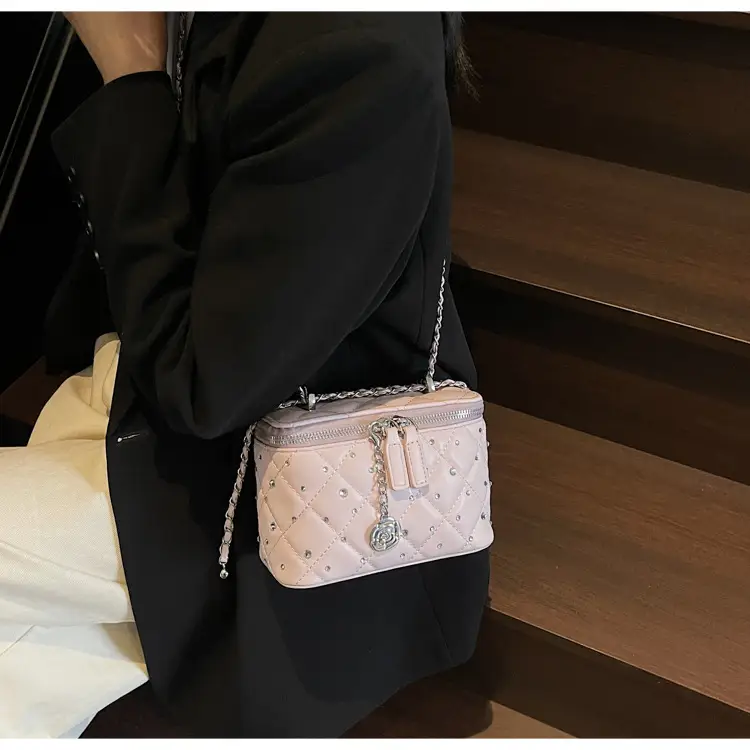 Chanel-Style Quilted Chain Shoulder Bag for Women 2026 — feature 11