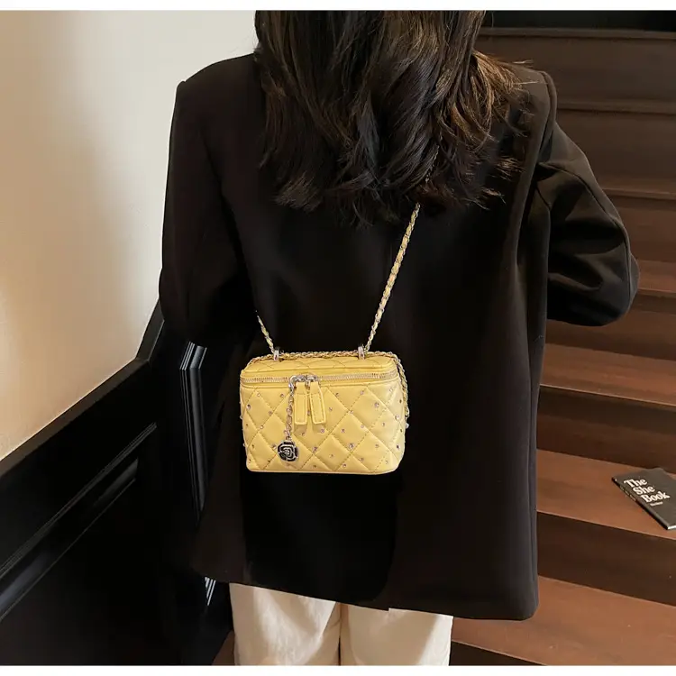 Chanel-Style Quilted Chain Shoulder Bag for Women 2026 — feature 15