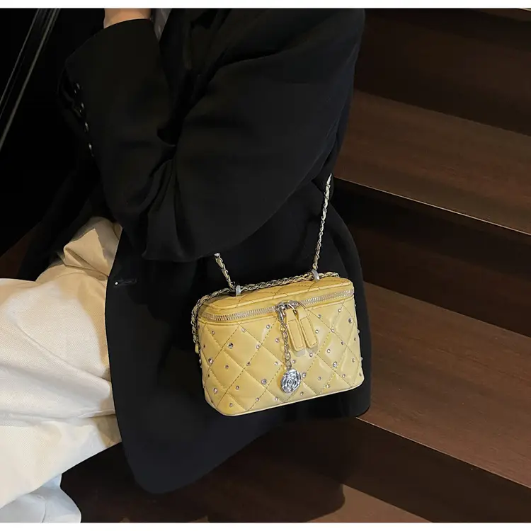 Chanel-Style Quilted Chain Shoulder Bag for Women 2026 — feature 16