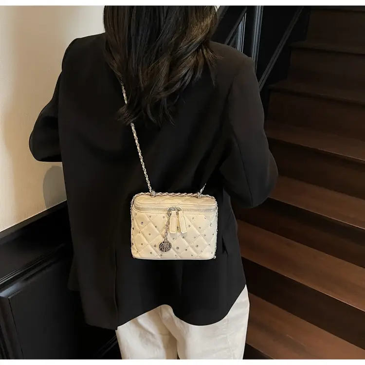 Chanel-Style Quilted Chain Shoulder Bag for Women 2026 — feature 18