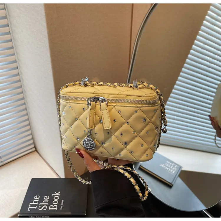 Chanel-Style Quilted Chain Shoulder Bag for Women 2026 — feature 30