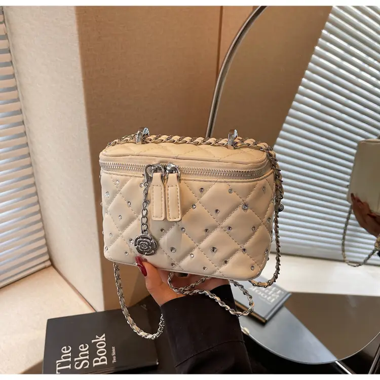 Chanel-Style Quilted Chain Shoulder Bag for Women 2026 — feature 32