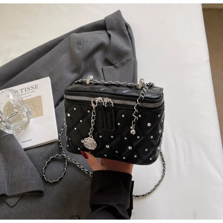 Chanel-Style Quilted Chain Shoulder Bag for Women 2026 — feature 34