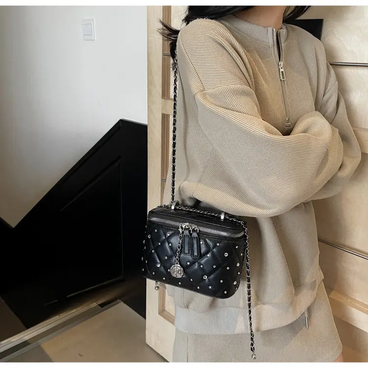 Chanel-Style Quilted Chain Shoulder Bag for Women 2026 — feature 8