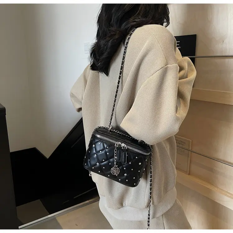 Chanel-Style Quilted Chain Shoulder Bag for Women 2026 — feature 9