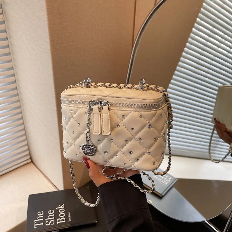 Chanel-Style Quilted Chain Shoulder Bag for Women 2026 - Image 2