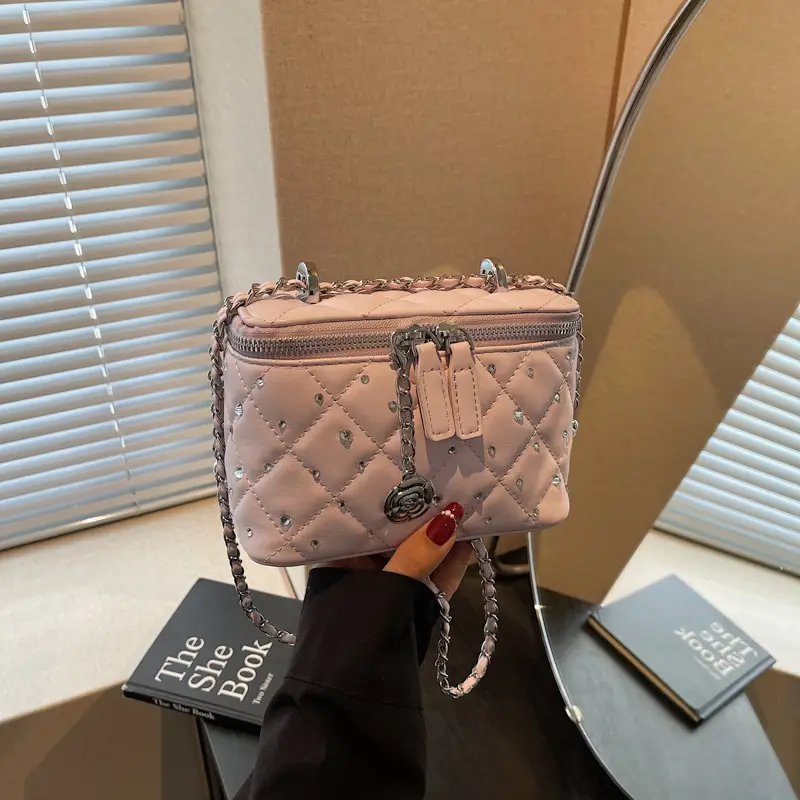 Chanel-Style Quilted Chain Shoulder Bag for Women 2026 - Image 3