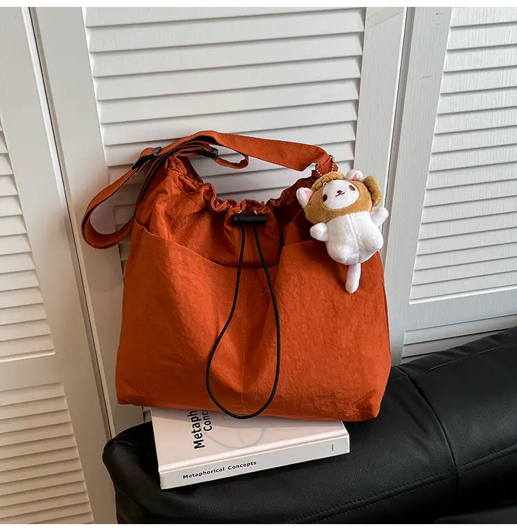 Women's Beige Drawstring Shoulder Bag with Cute Bear Earring — feature 12