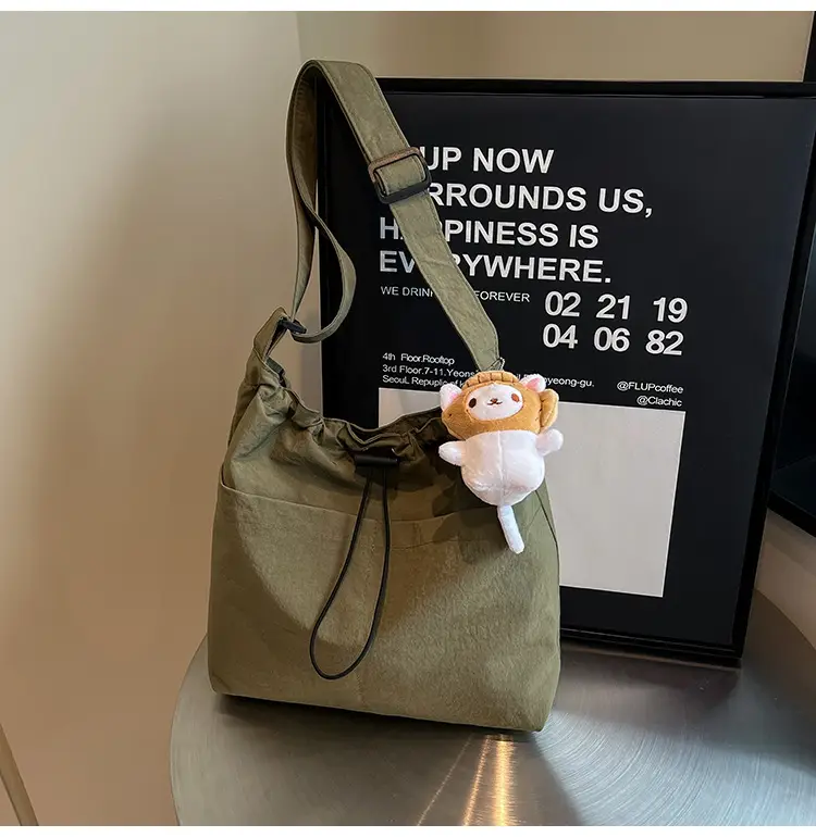 Women's Beige Drawstring Shoulder Bag with Cute Bear Earring — feature 15