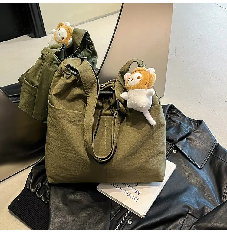 Women's Beige Drawstring Shoulder Bag with Cute Bear Earring — feature 16