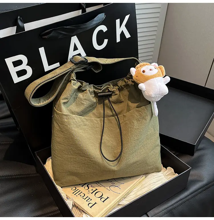 Women's Beige Drawstring Shoulder Bag with Cute Bear Earring — feature 17