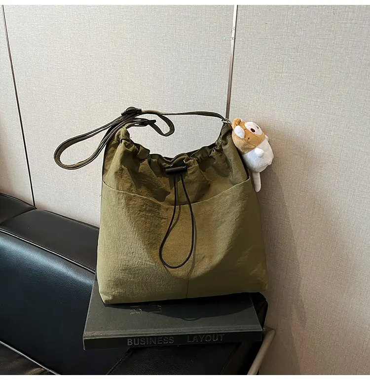 Women's Beige Drawstring Shoulder Bag with Cute Bear Earring — feature 18