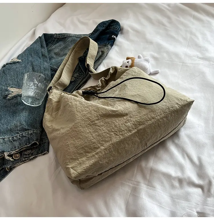 Women's Beige Drawstring Shoulder Bag with Cute Bear Earring — feature 38