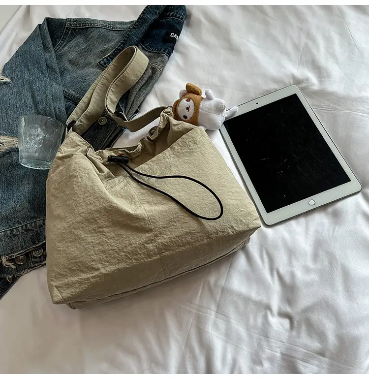 Women's Beige Drawstring Shoulder Bag with Cute Bear Earring — feature 41