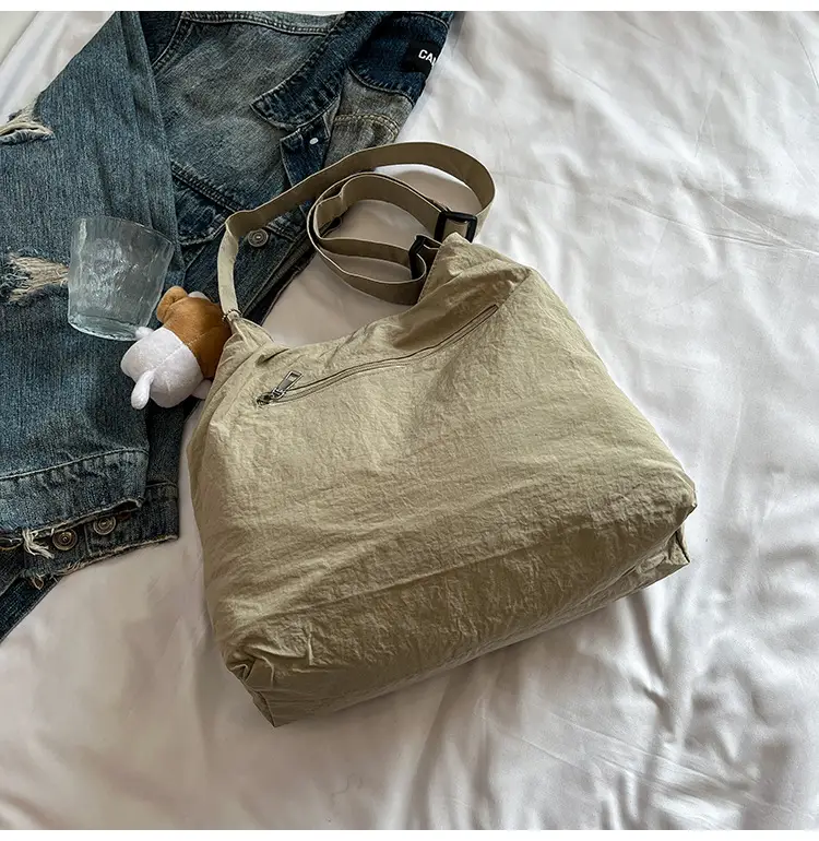 Women's Beige Drawstring Shoulder Bag with Cute Bear Earring — feature 43
