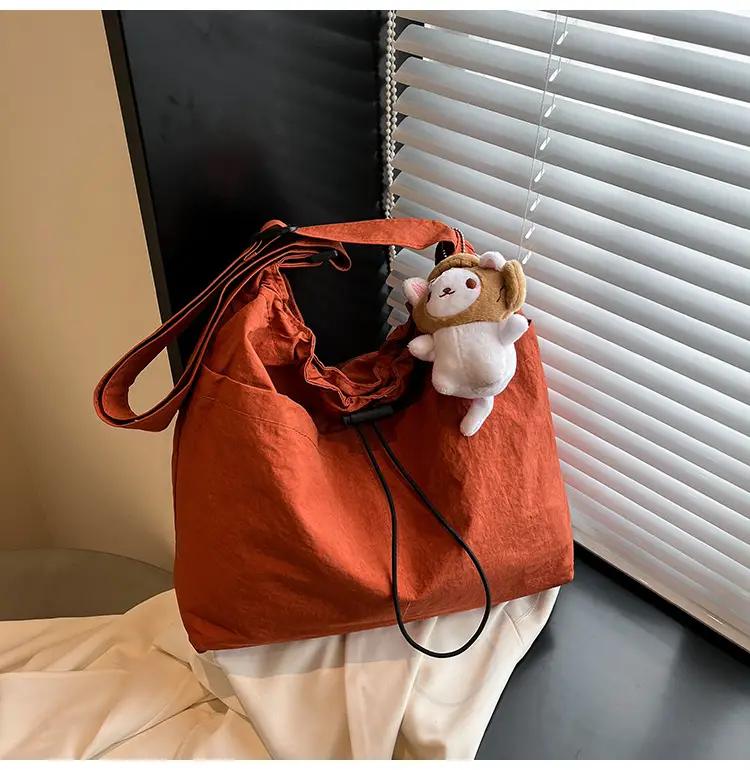 Women's Beige Drawstring Shoulder Bag with Cute Bear Earring — feature 9
