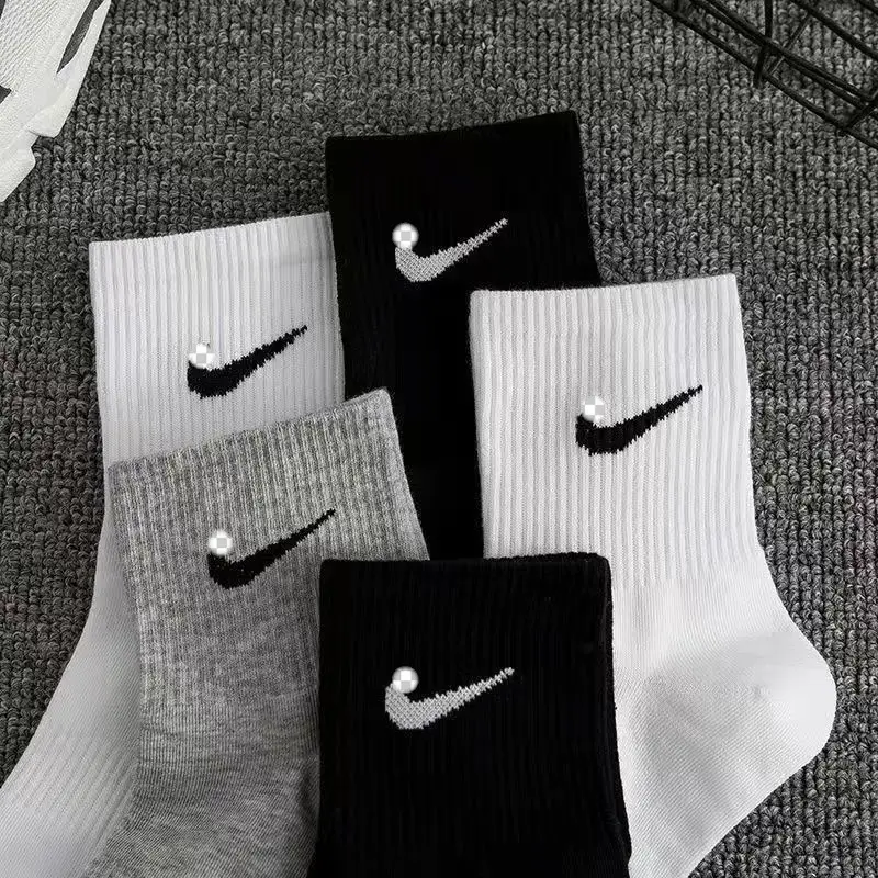 Wholesale Soviet Nike West Hook Socks for Men and Women, Casual and Versatile Long-Tube Student Sports Running