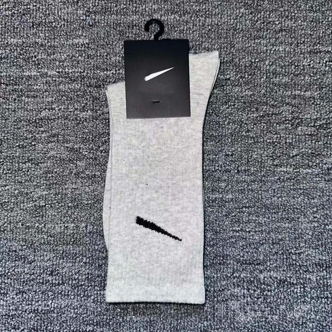 Wholesale Soviet Nike West Hook Socks for Men and Women, Casual and Versatile Long-Tube Student Sports Running
