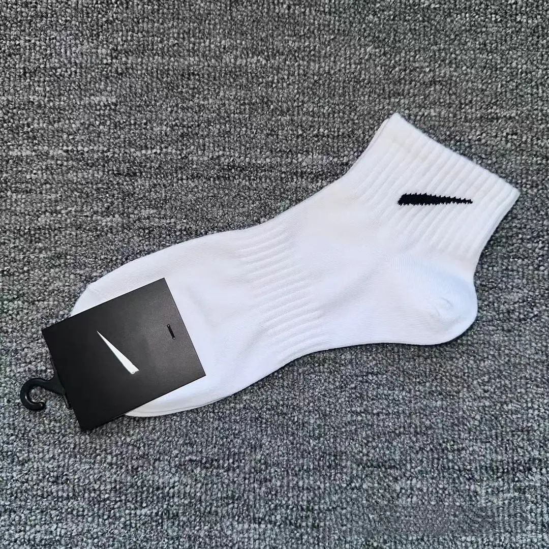 Wholesale Soviet Nike West Hook Socks for Men and Women, Casual and Versatile Long-Tube Student Sports Running