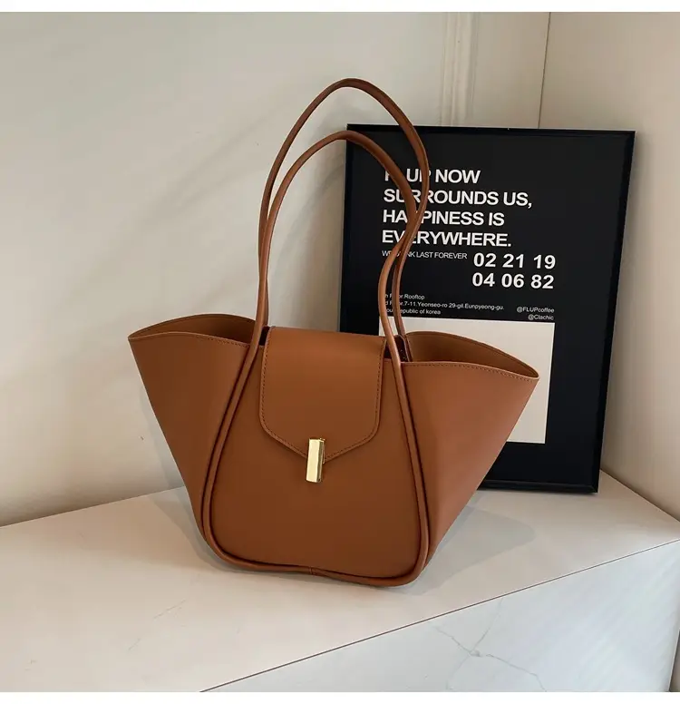 Brown Crossbody Shoulder Bag for Women with Gold Clasp — feature 17