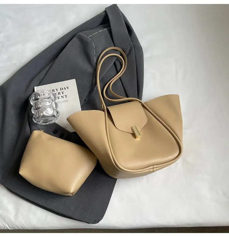 Brown Crossbody Shoulder Bag for Women with Gold Clasp — feature 22