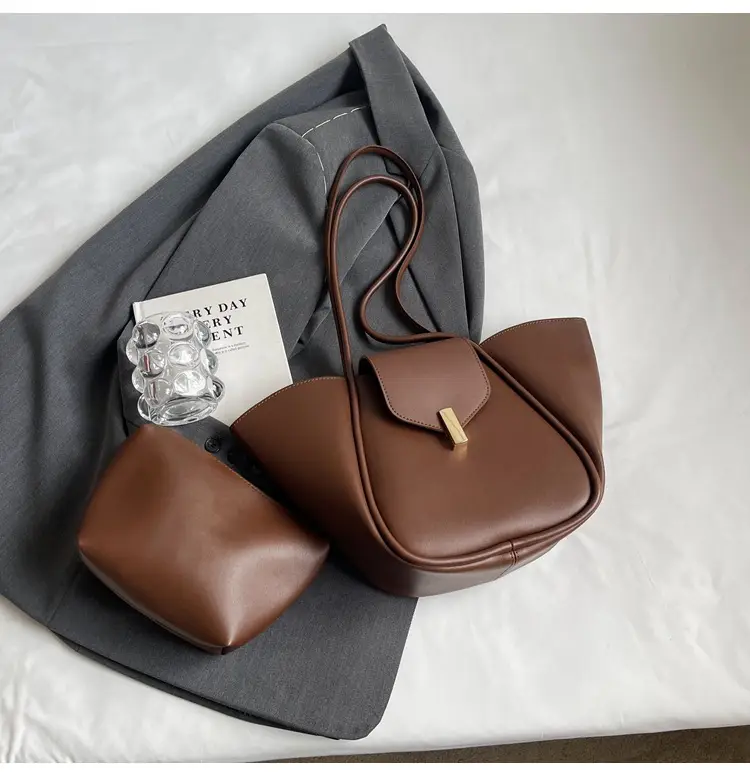 Brown Crossbody Shoulder Bag for Women with Gold Clasp — feature 23