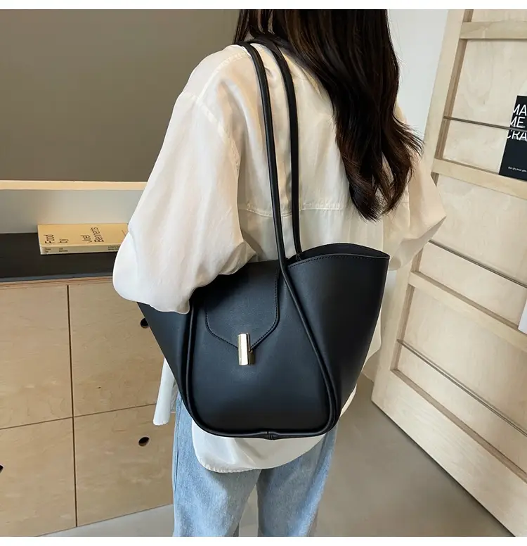 Brown Crossbody Shoulder Bag for Women with Gold Clasp — feature 28