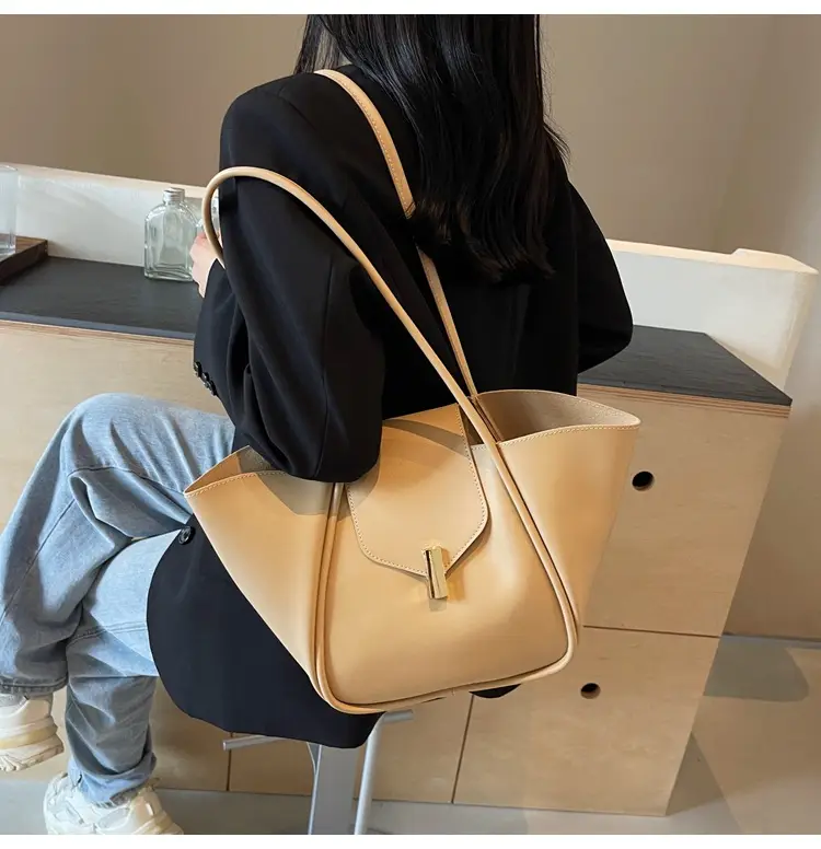 Brown Crossbody Shoulder Bag for Women with Gold Clasp — feature 33