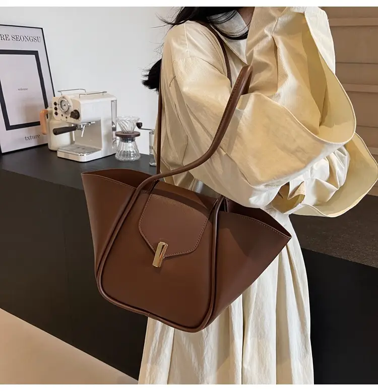 Brown Crossbody Shoulder Bag for Women with Gold Clasp — feature 34
