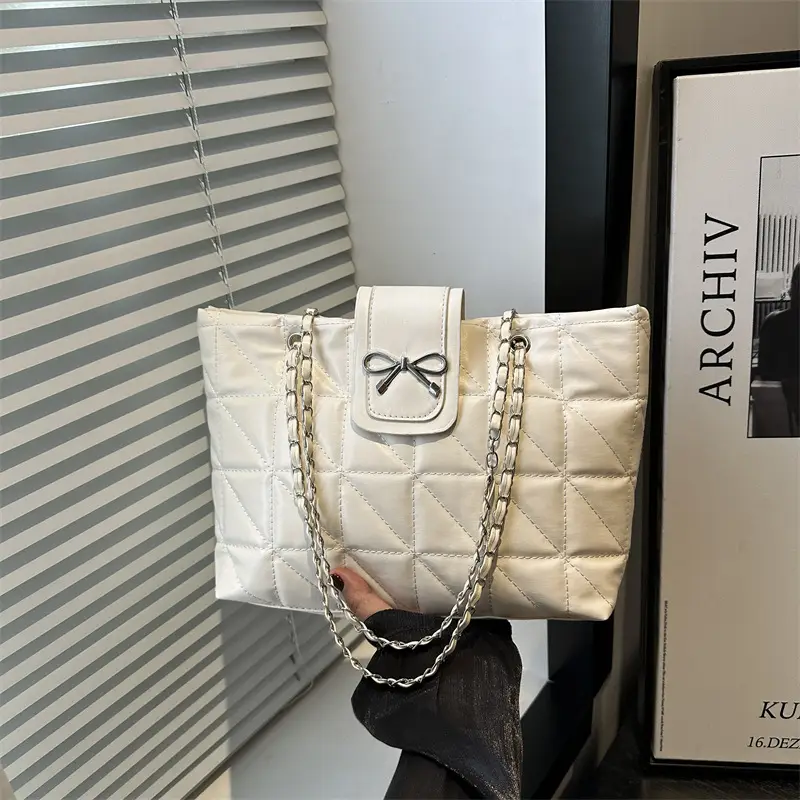 Diamond Chain Shoulder Bag Large Capacity 2025 - Image 6