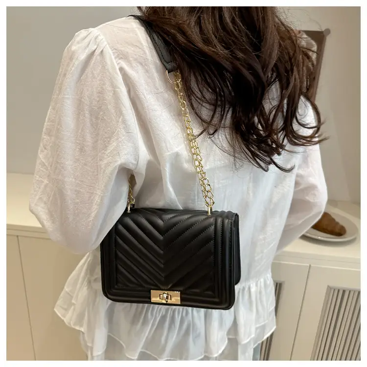Black Embossed Chain Shoulder Bag for Women 2025 — feature 12