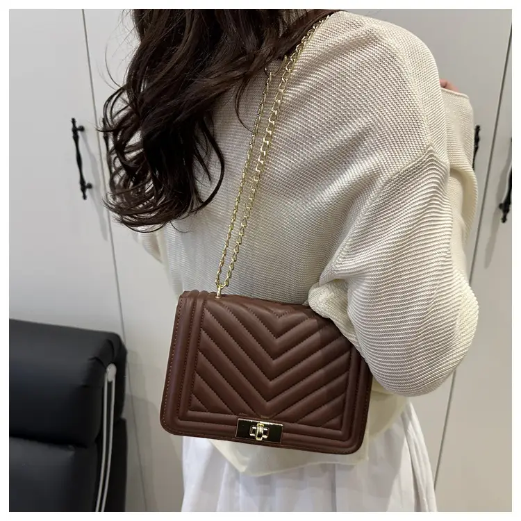 Black Embossed Chain Shoulder Bag for Women 2025 — feature 13